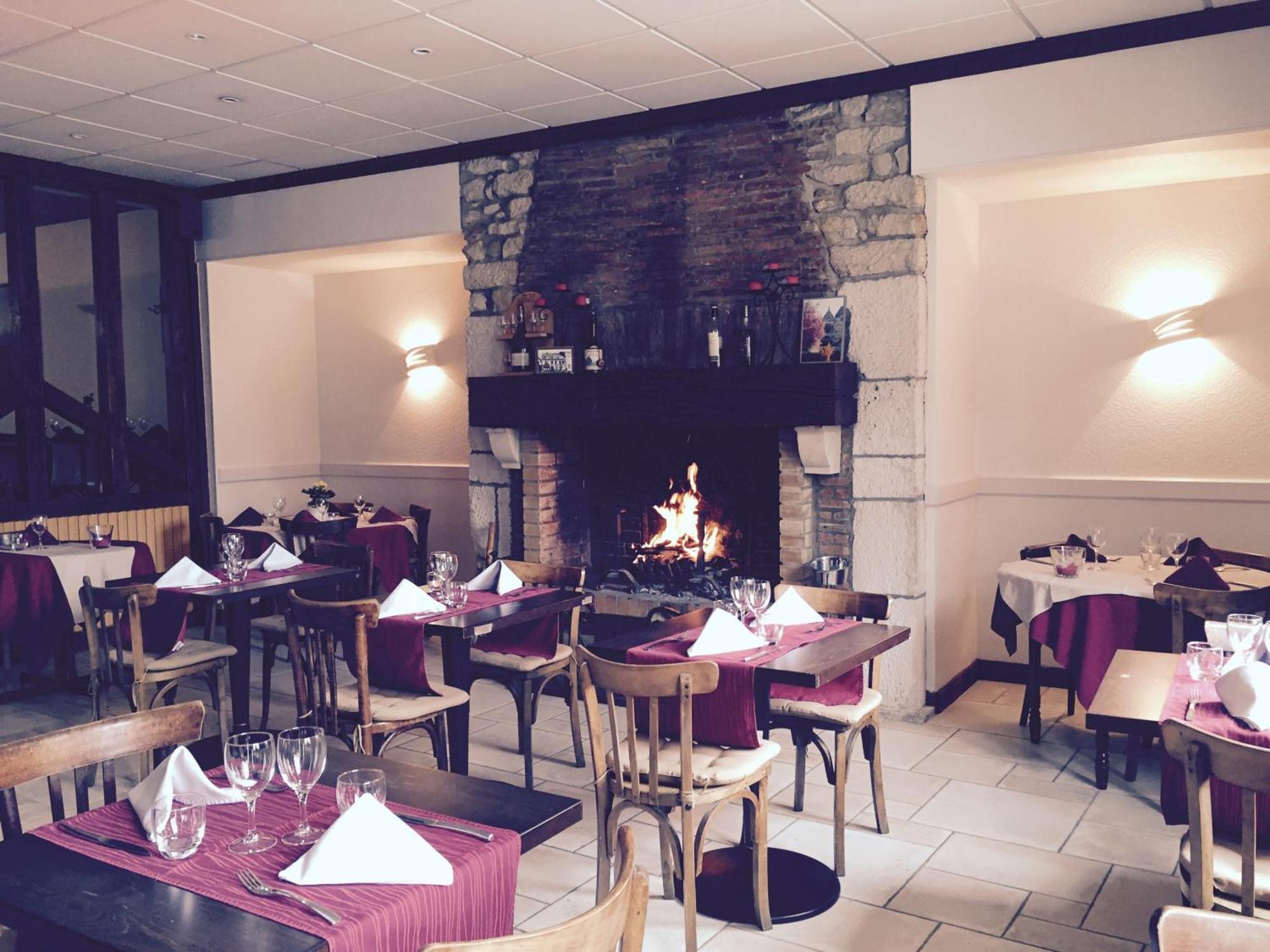 Hotel Du Commerce Bar-sur-Seine Екстер'єр фото